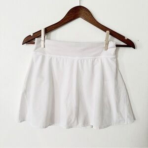 Lululemon Athletica white Skirt size 4